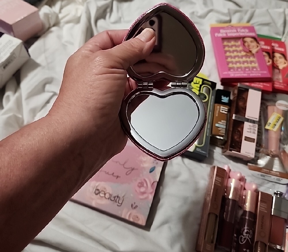 Self Care And Makeup Bundle 46 Items - Picture 4 of 16
